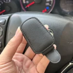 ⁦حامل نظارات شمسية عالمي للسيارة، مشبك جلدي مغناطيسي، حامل بطاقات وتذاكر، واقي شمس للسيارة، ملحقات تزيين علبة النظارات⁩ - الصورة ⁦10⁩